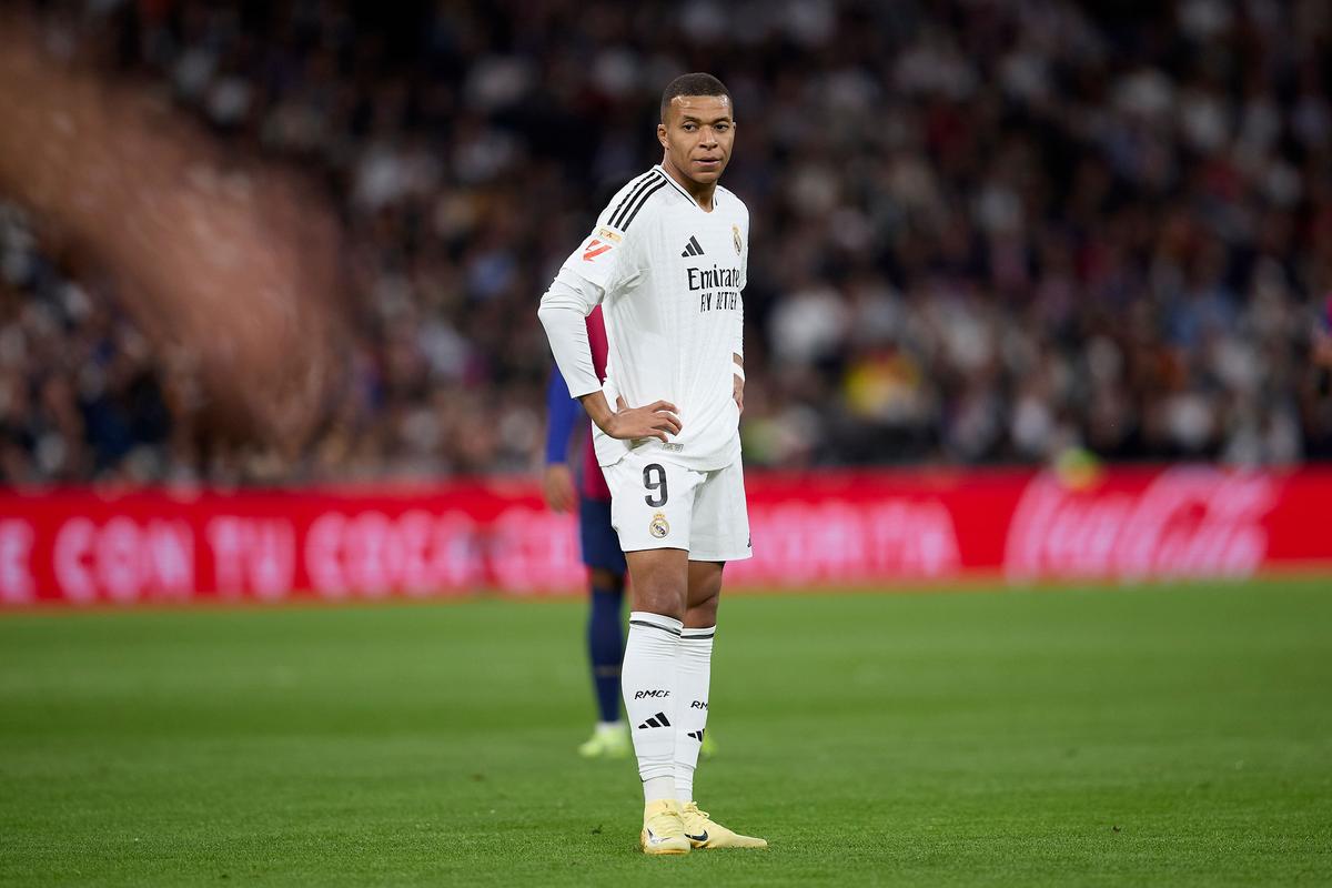 中超：武汉三镇2-0战胜浙江队（中超战报：武汉三镇2-0力克浙江队）